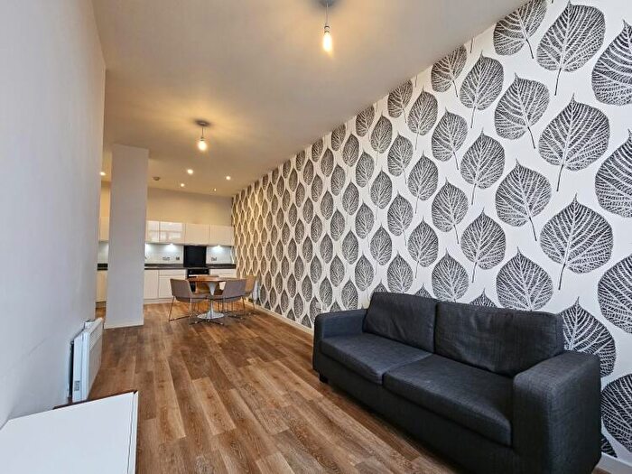 2 Bedroom Apartment To Rent In Tate House New York Road Leeds, LS2