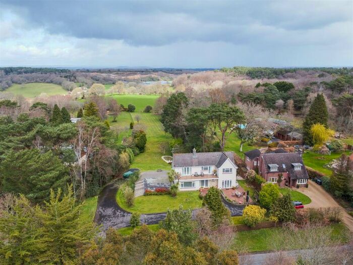 5 Bedroom Detached House For Sale In Rushall Lane, Lytchett Matravers, Poole, BH16