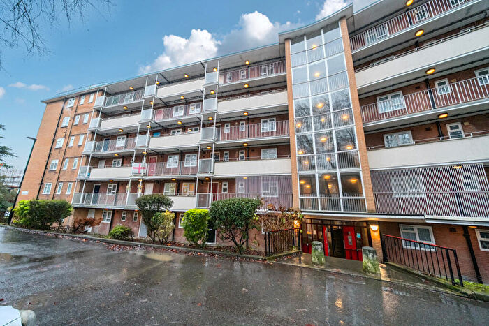 2 Bedroom Flat For Sale In Sydenham Hill, Sydenham, London, SE26