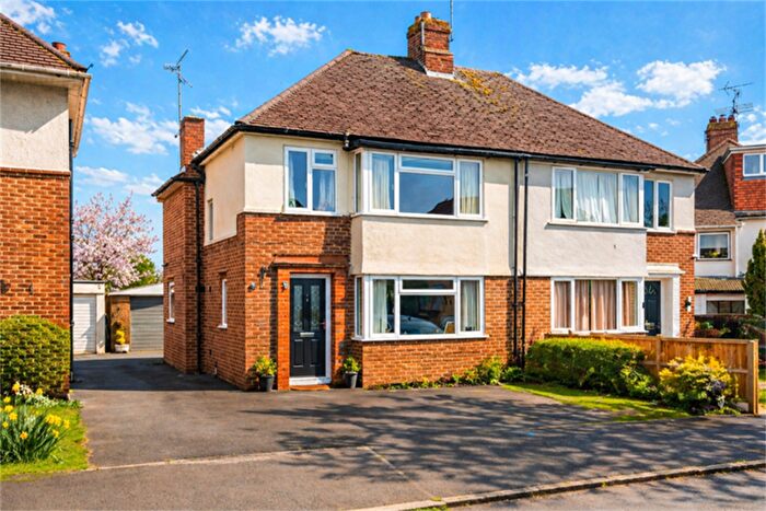 3 Bedroom Semi-Detached House For Sale In Mayfield Drive, Caversham, Reading, RG4
