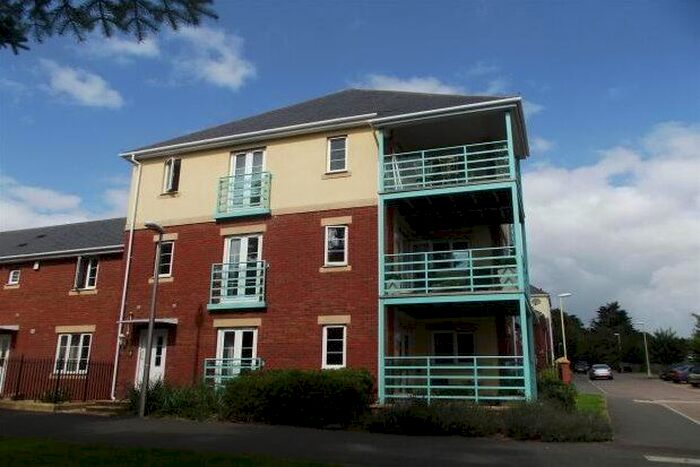 2 Bedroom Flat To Rent In Russell Walk, Exeter, EX2