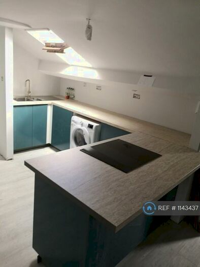 2 Bedroom Flat To Rent In Grove Park, Liverpool, L8