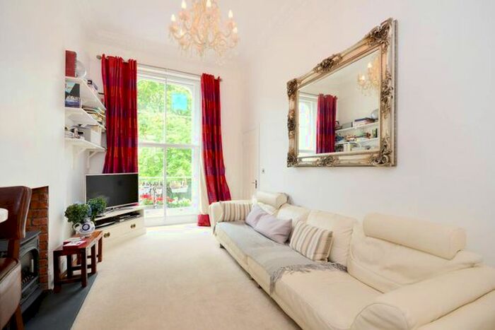 1 Bedroom Flat To Rent In Gloucester Terrace, Bayswater, London, W2