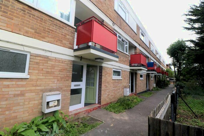 3 Bedroom Flat To Rent In Commerce Road, London, N22
