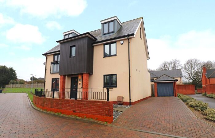 5 Bedroom Detached House For Sale In Claypit Copse, Bursledon, SO31