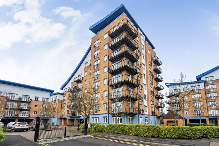 2 Bedroom Flat To Rent In Luscinia View, Reading, RG1