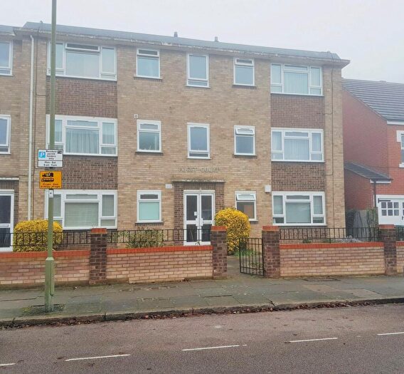 1 Bedroom Flat To Rent In Puget Court, Dale Grove, North Finchley, N12