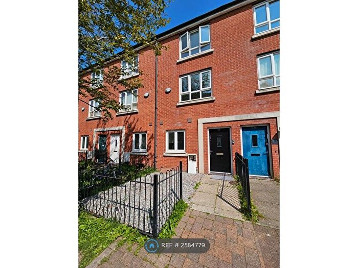 4 Bedroom Terraced House To Rent In Topfields Grove, Salford, M7