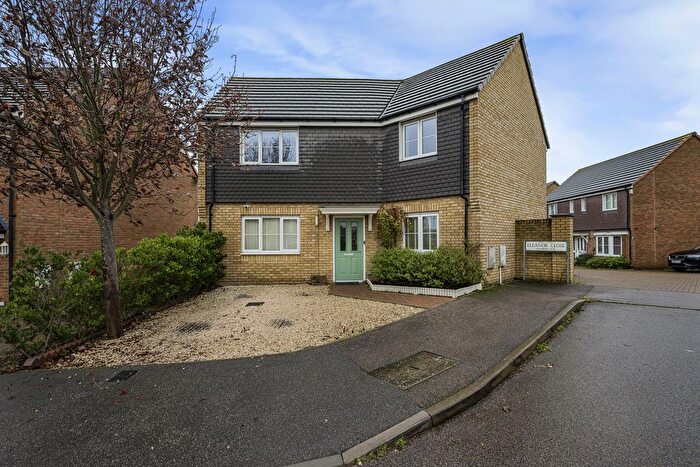 4 Bedroom Detached House For Sale In Eleanor Close, Dartford, DA1