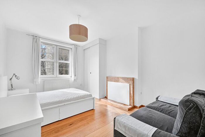 2 Bedroom Flat To Rent In Tompion House, Percival Street, EC1V