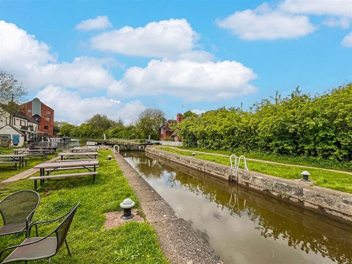 2 Bedroom Flat To Rent In Chandley Wharf, Warwick, CV34