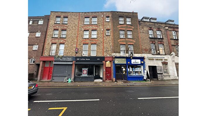 2 Bedroom Flat For Sale In Flat A, Newington Green Road, Islington, London, N1