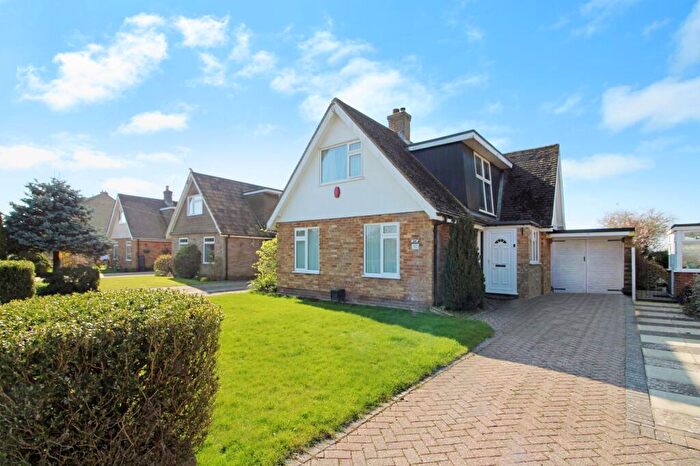 3 Bedroom Detached House For Sale In Orchard Park, Holmer Green, HP15