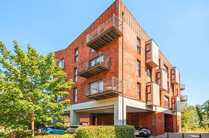 2 Bedroom Flat For Sale In Wey Corner, Walnut Tree Close, Guildford, GU1