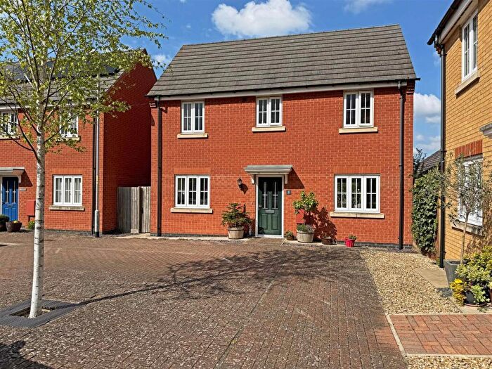 3 Bedroom Detached House For Sale In Audas Place, Stamford, PE9