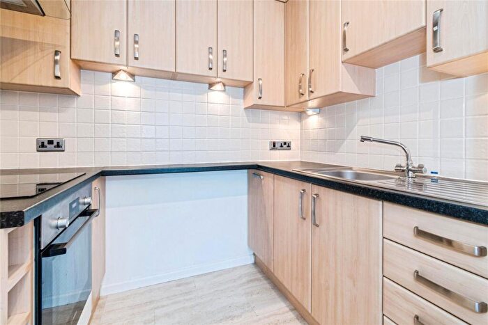 1 Bedroom Apartment For Sale In Homespinney House, Southampton, SO18