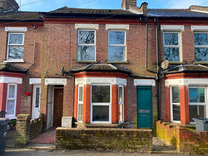 3 Bedroom Terraced House To Rent In Havelock Road, Luton, LU2