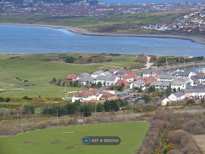 3 Bedroom Flat To Rent In Morlais, Conwy, LL32