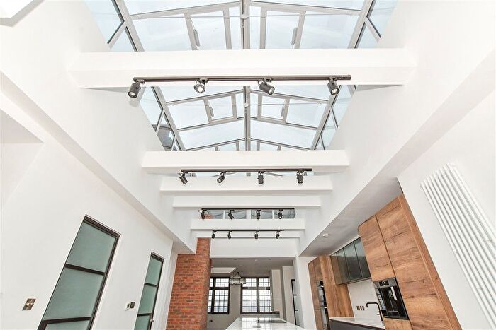 3 Bedroom Flat For Sale In Grosvenor Road, Tunbridge Wells, Kent, TN1