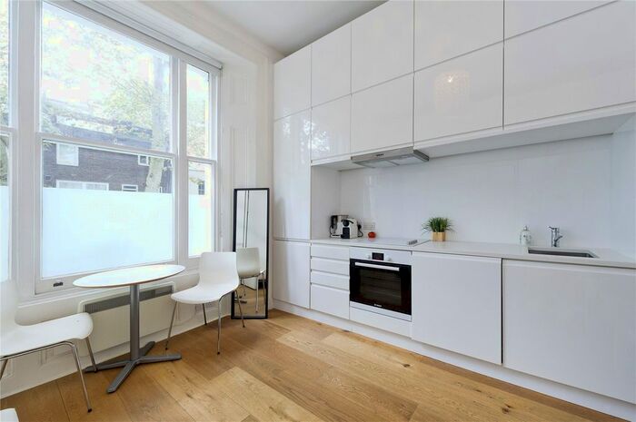 Studio To Rent In Queensborough Terrace, London, W2