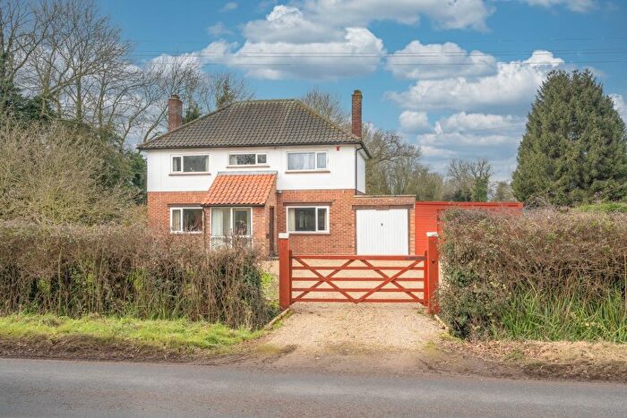 4 Bedroom Detached House For Sale In Norwich Road, Tacolneston, Norwich, NR16