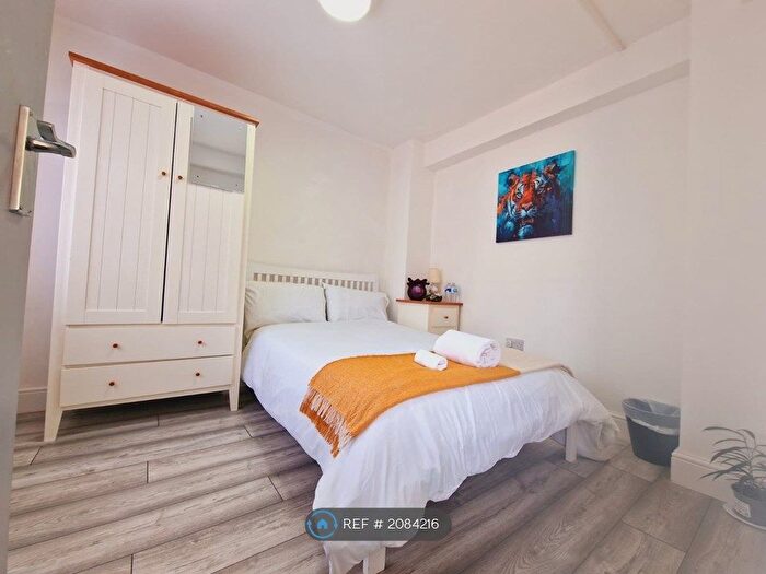 5 Bedroom Terraced House To Rent In Avenue Road, Harold Wood, Romford, RM3