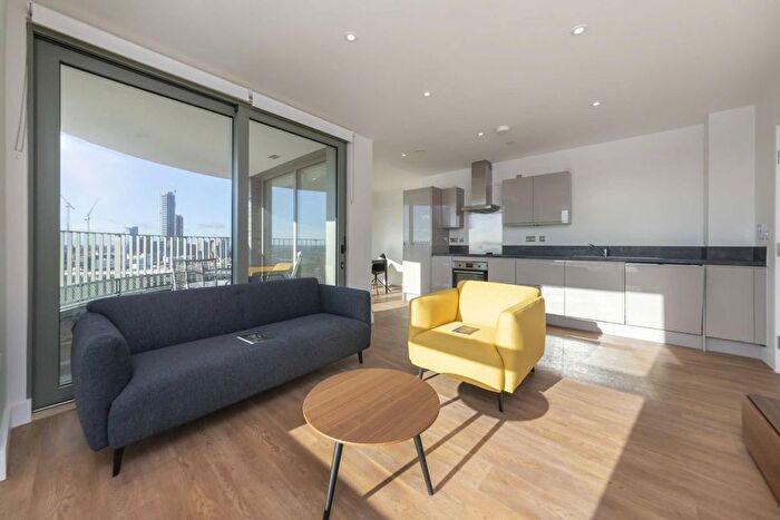 2 Bedroom Flat To Rent In Union Way, North Acton, NW10