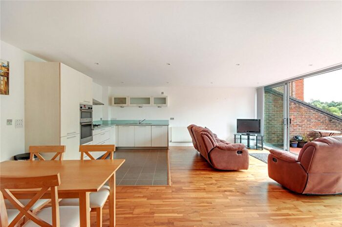1 Bedroom Flat For Sale In Clarendon Road, Sevenoaks, Kent, TN13
