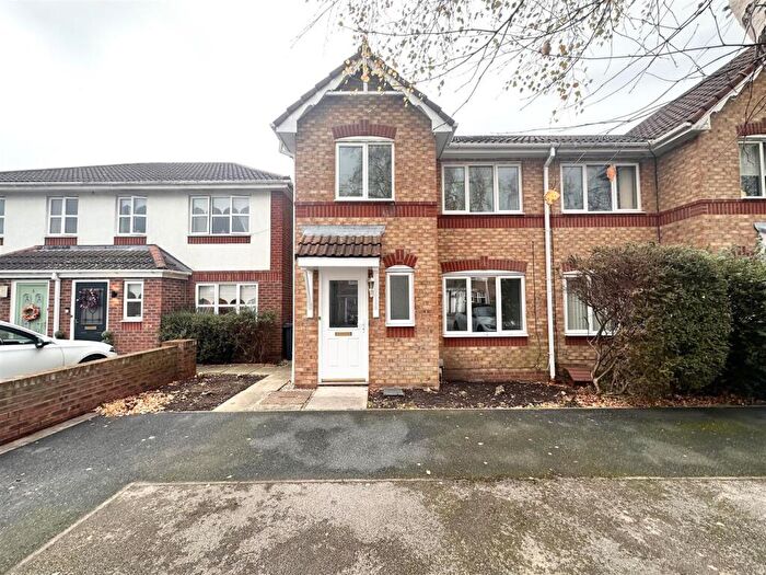 3 Bedroom End Of Terrace House To Rent In Springdale Close, Moreton, Wirral, CH46
