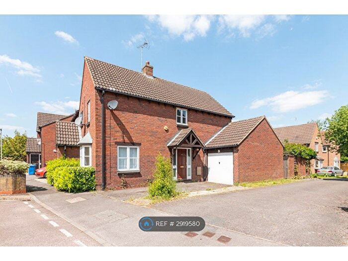 3 Bedroom Semi-Detached House To Rent In Coney Grange, Warfield, Bracknell, RG42