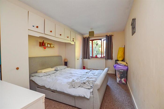 2 Bedroom Flat To Rent In Glenbower Court, Hatfield Road, AL4