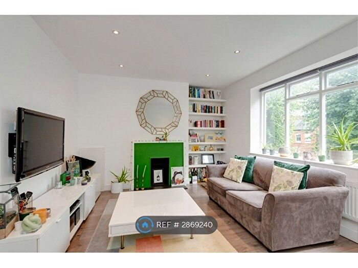 2 Bedroom Flat To Rent In Fairhurst, London, NW6
