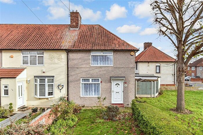 3 Bedroom Semi Detached House For Sale In Homestead Road, Dagenham, Essex, RM8