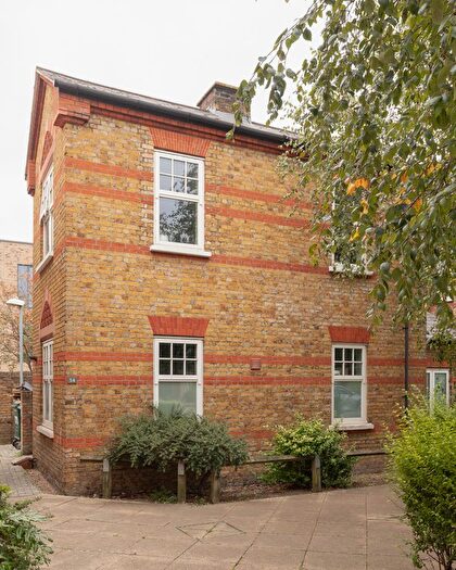 2 Bedroom Detached House For Sale In Avonley Road, New Cross, SE14