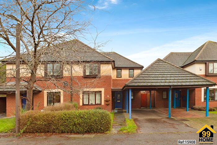 3 Bedroom Semi Detached House For Sale In Waddesdon Close, Milton Keynes, MK8