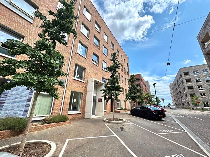 3 Bedroom Flat To Rent In Fairweather House, Kentfield Street, Barking, IG11