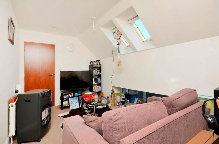 1 Bedroom Flat To Rent In Nettlefold Place, West Norwood, London, SE27