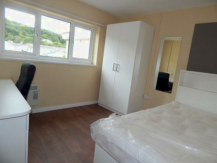 2 Bedroom House To Rent In Deiniol Road, Bangor, Gwynedd, LL57