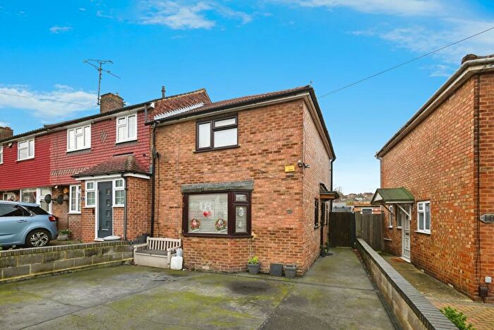 3 Bedroom End Of Terrace House For Sale In Dorrit Way, Rochester, Kent, ME1