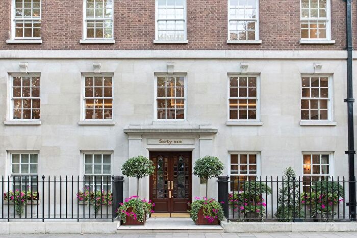 3 Bedroom Flat To Rent In Upper Grosvenor Street, Mayfair, W1K