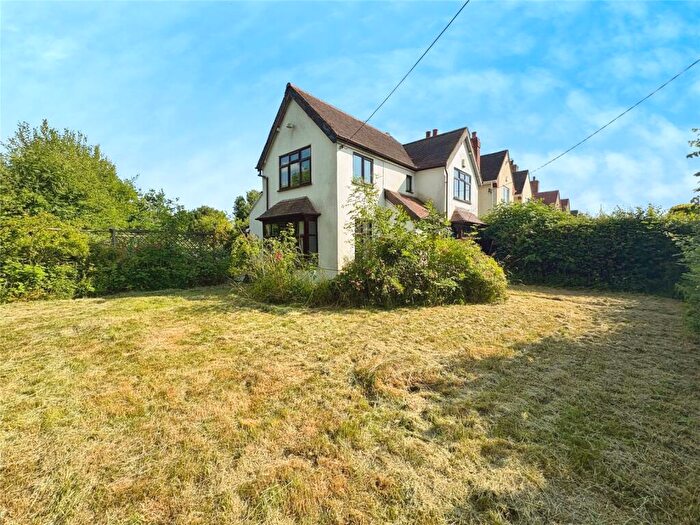 3 Bedroom Detached House For Sale In Coventry Road, Bulkington, Bedworth, Warwickshire, CV12