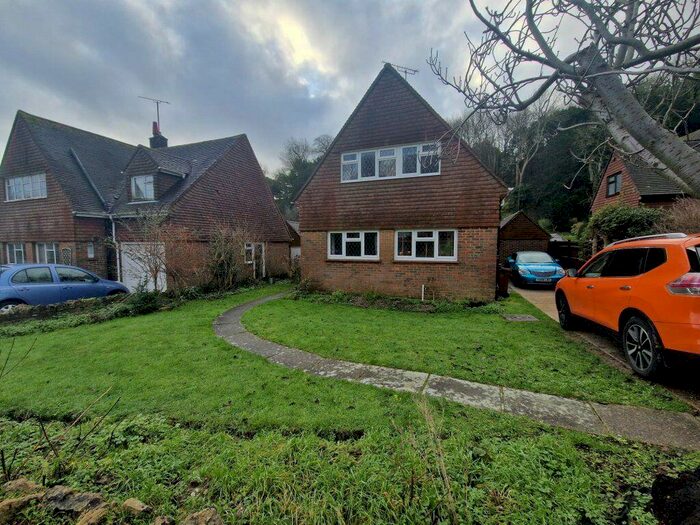 3 Bedroom Detached House To Rent In Parkway, Eastbourne, BN20