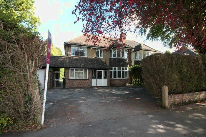 6 Bedroom Semi-Detached House To Rent In Vernon Walk, Tadworth, KT20
