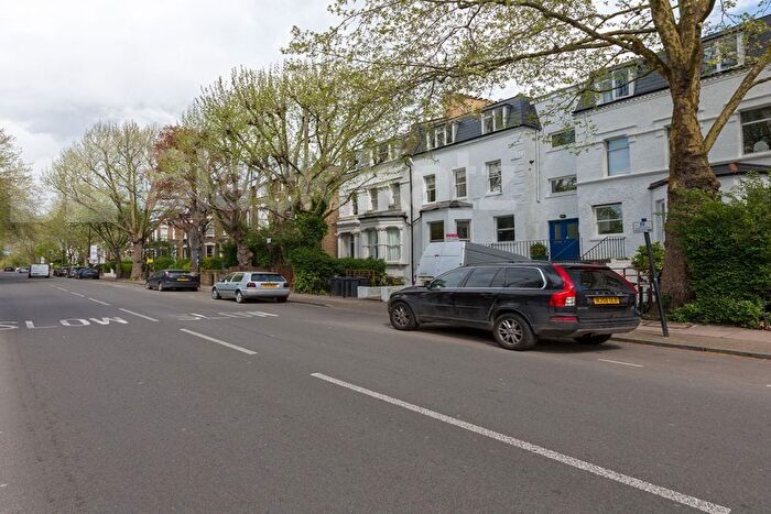 3 Bedroom Flat To Rent In Hillmarton Road, Caledonian Road, N7