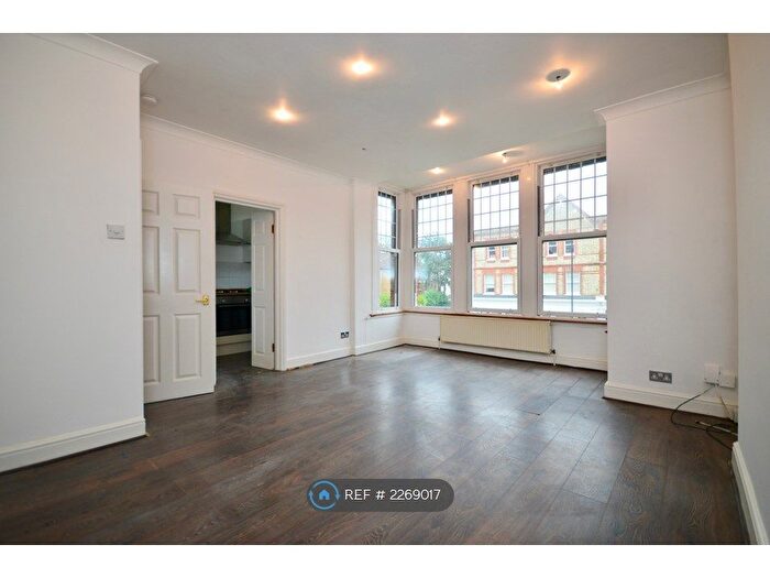 2 Bedroom Flat To Rent In Greyhound Lane, London, SW16