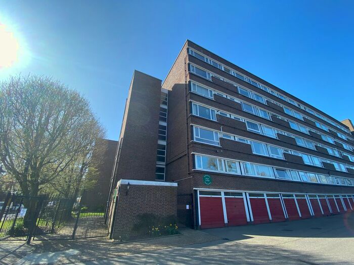 1 Bedroom Flat To Rent In Fair Acres, Bromley, BR2