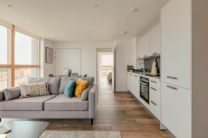 1 Bedroom Flat To Rent In Queen Street, Maidenhead, Berkshire, SL6