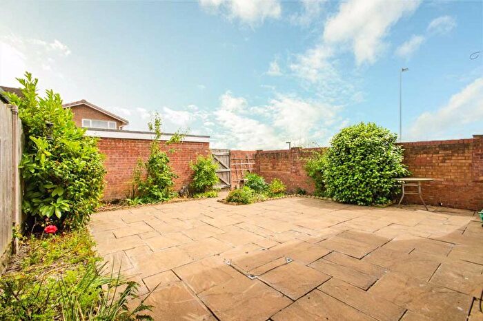 3 Bedroom Detached House For Sale In Windsor Close, Chase Terrace, Burntwood, WS7