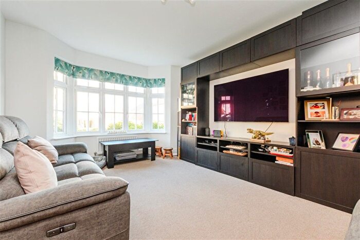 4 Bedroom Detached House For Sale In Emmeline Avenue, Weldon Ebbsfleet Valley, Swanscombe, Kent, DA10