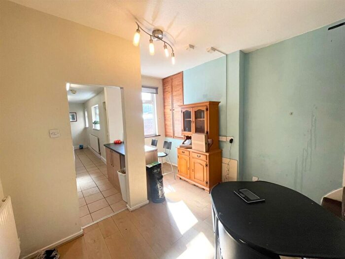 4 Bedroom Terraced House To Rent In **£pppw Excluding Bills** Beeston Road, Dunkirk, - Uon, NG7